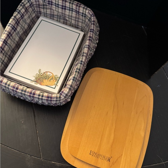 Longaberger Notepad Basket with Wooden Lid – A Touch of Timeless Farmhouse Charm - Picture 3 of 5
